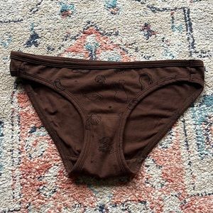 ARQ Lou Undies Charms